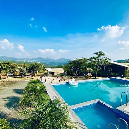 The Canvas Resort In Lonavla Esterno foto