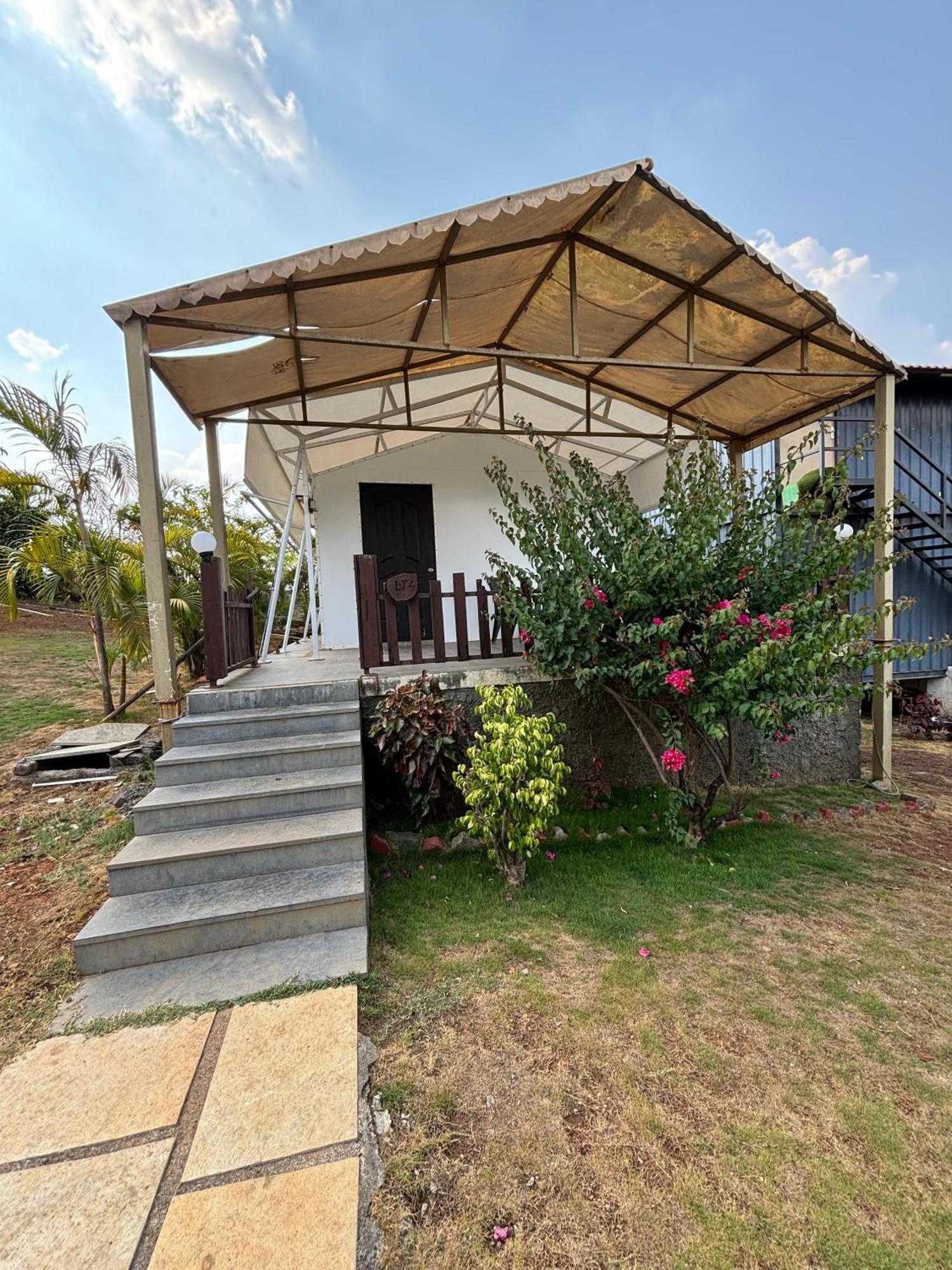 The Canvas Resort In Lonavla Esterno foto