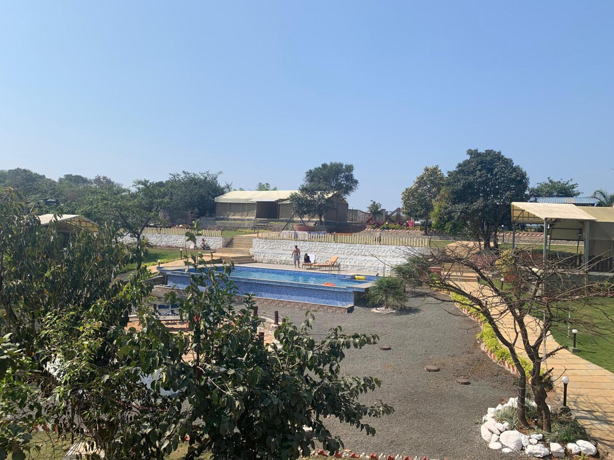 The Canvas Resort In Lonavla Esterno foto