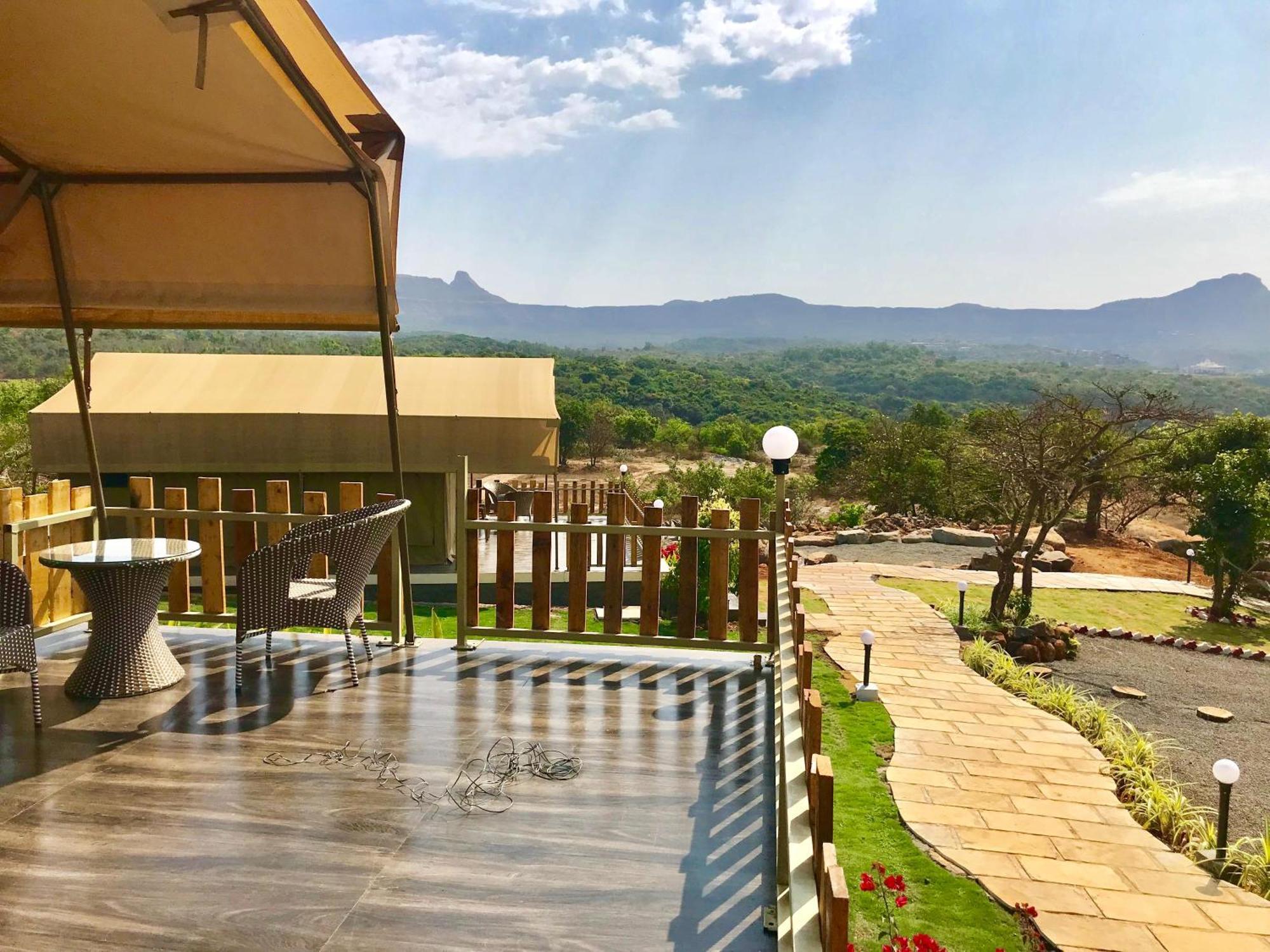 The Canvas Resort In Lonavla Esterno foto