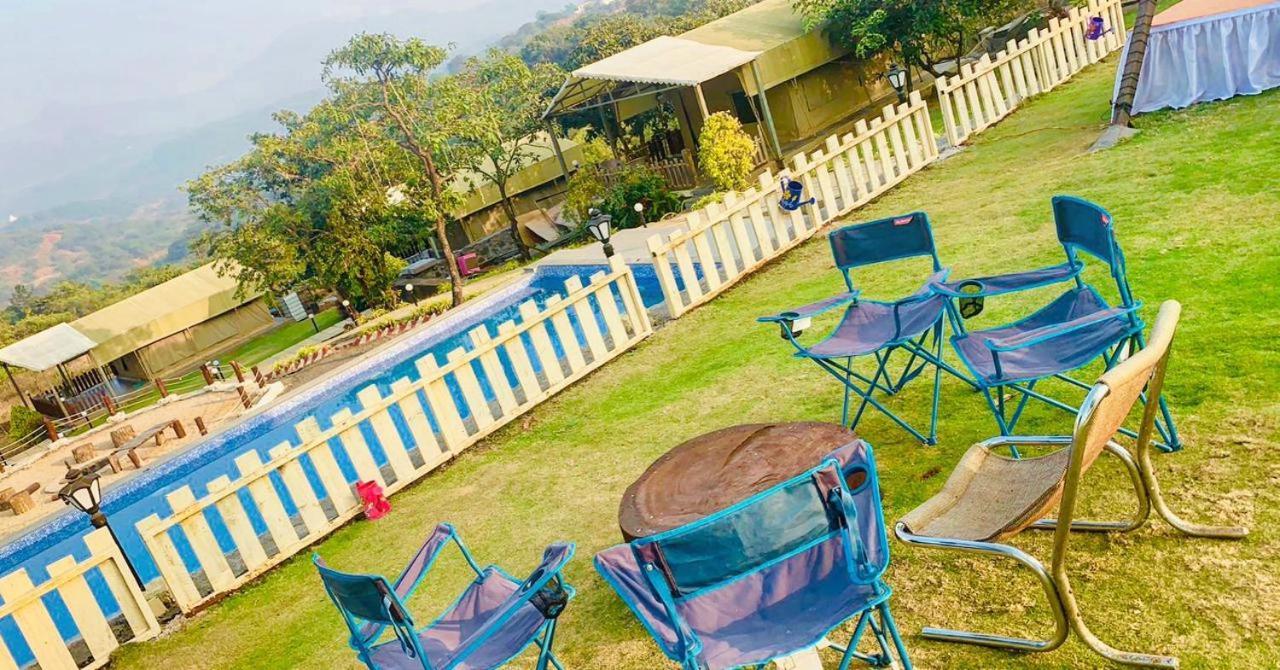 The Canvas Resort In Lonavla Esterno foto