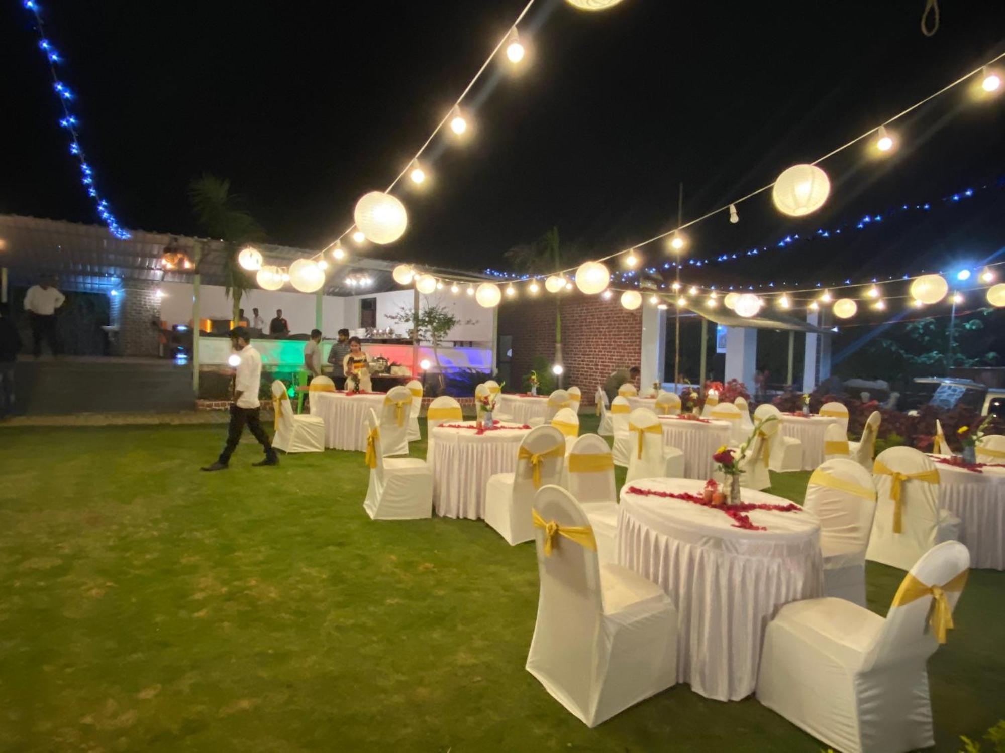 The Canvas Resort In Lonavla Esterno foto