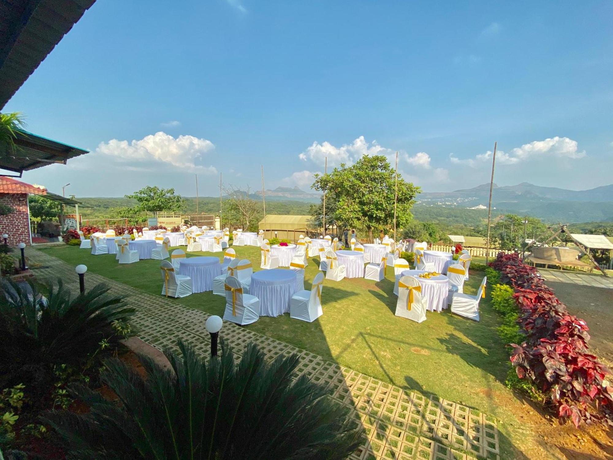 The Canvas Resort In Lonavla Esterno foto