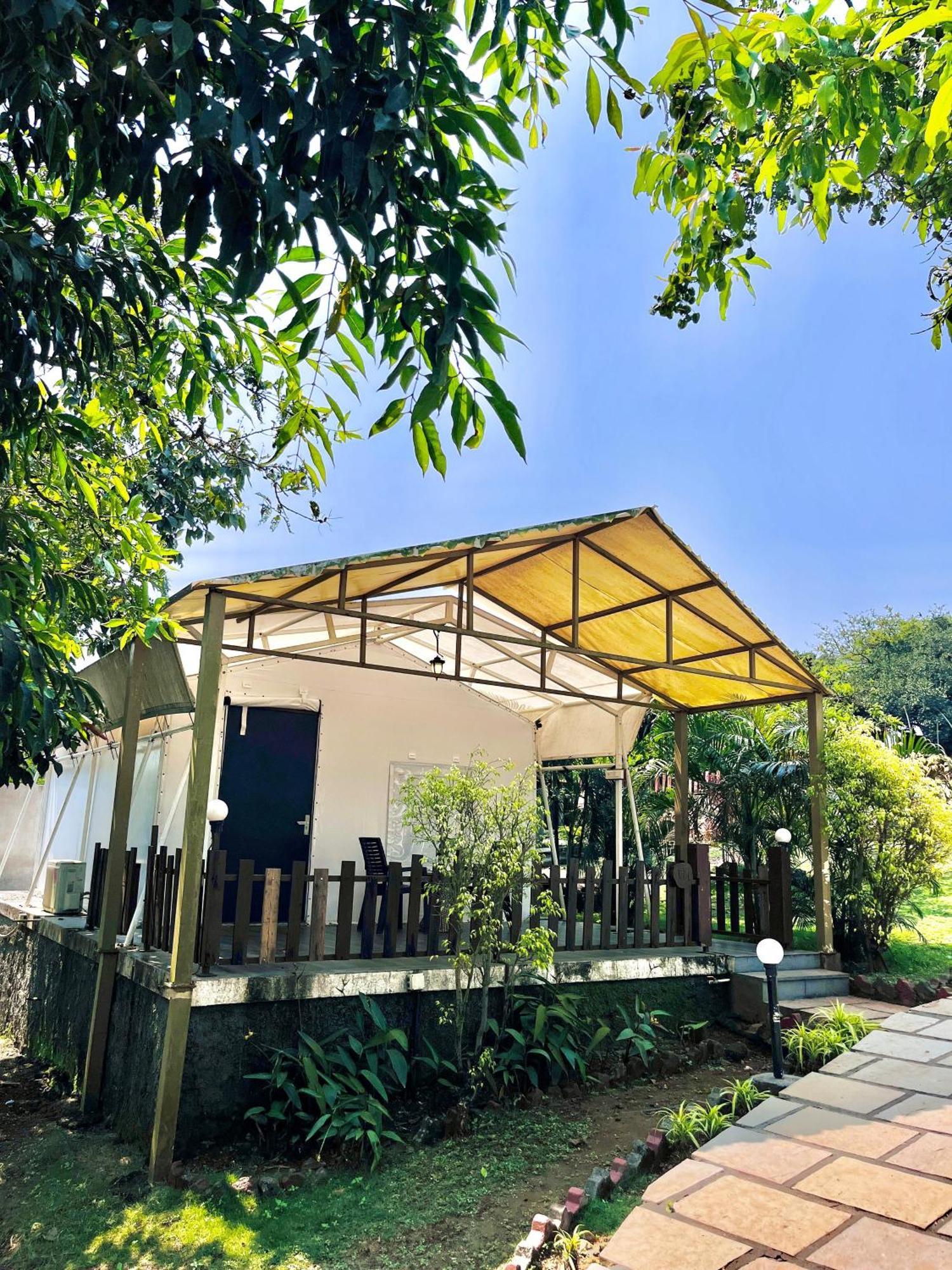 The Canvas Resort In Lonavla Esterno foto