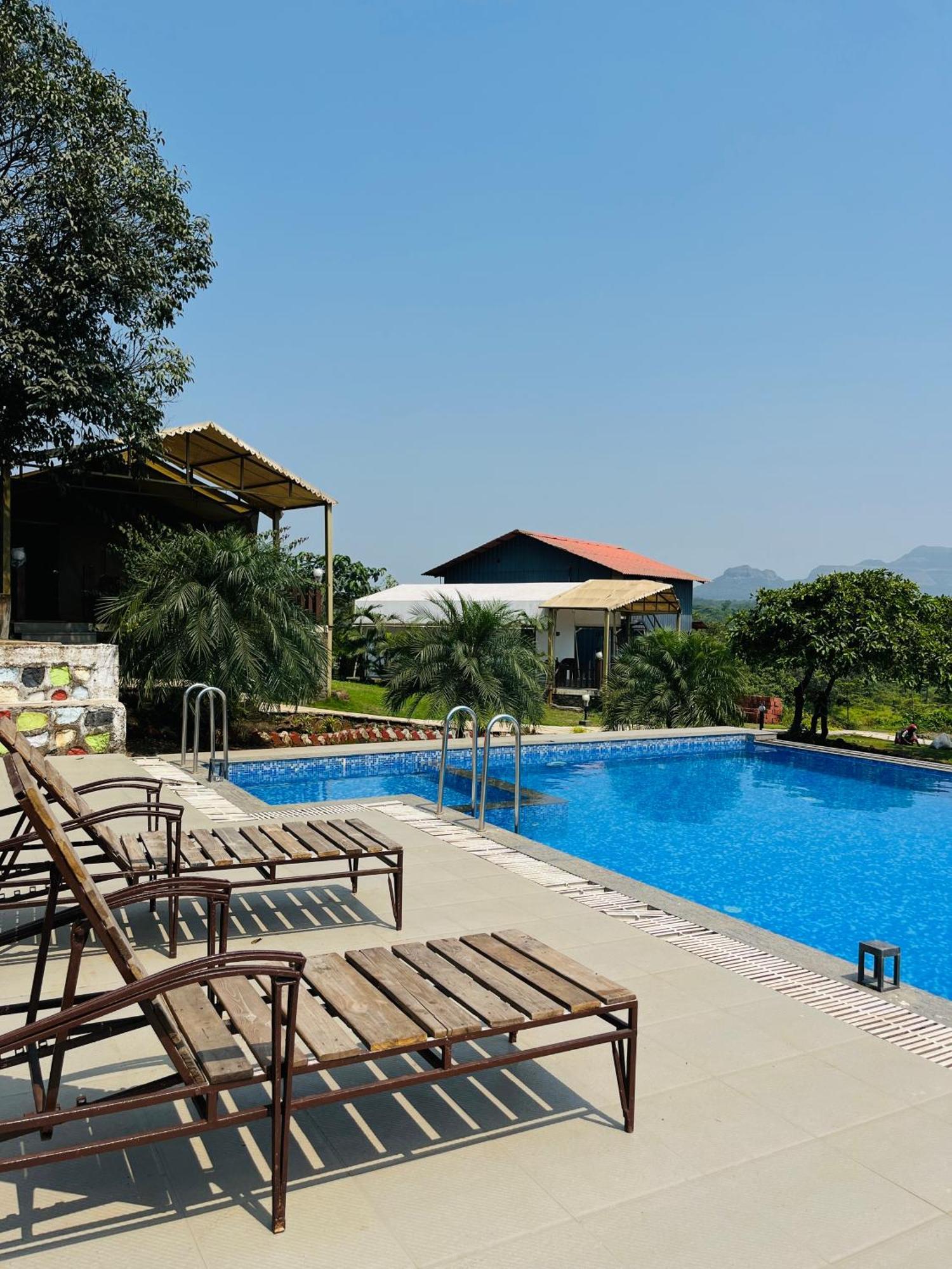 The Canvas Resort In Lonavla Esterno foto